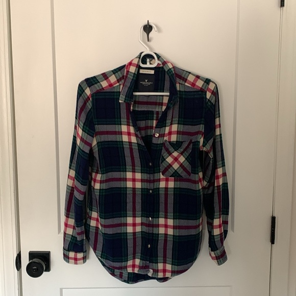 Pair of American Eagle plaid shirts - Picture 3 of 4